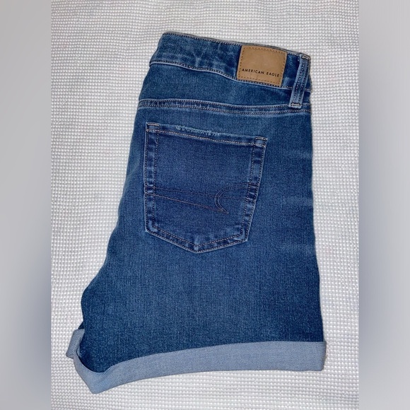 Women’s American Eagle The Dream short High-Waisted Denim Midi Short size 10 - Picture 11 of 16